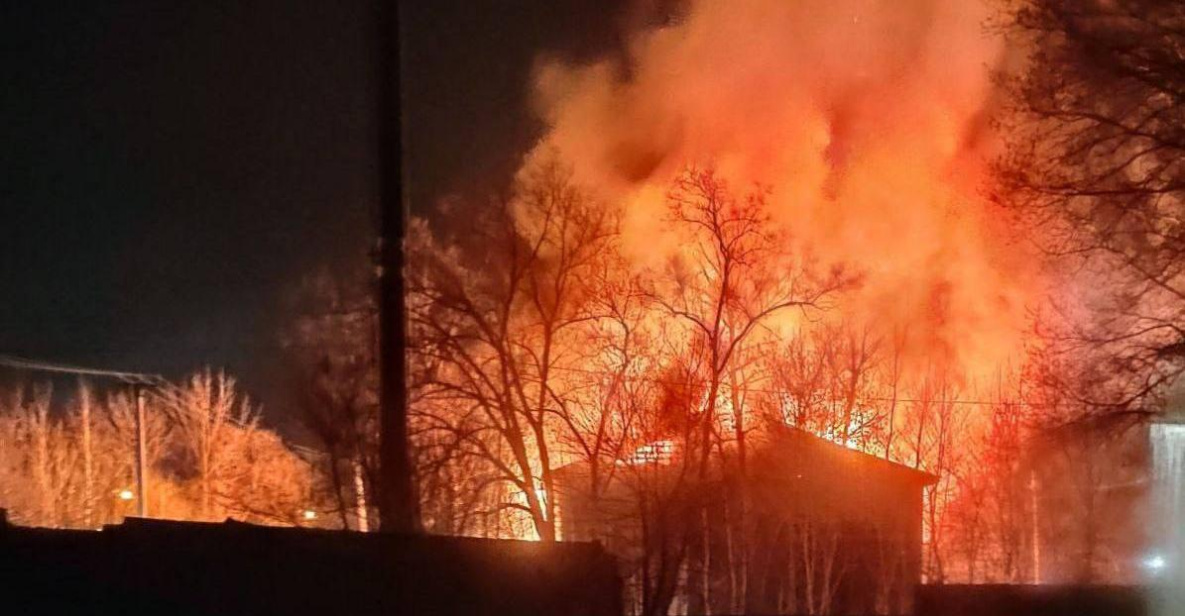 В Хабаровске в пожаре в ночь на 16 апреля погиб человек