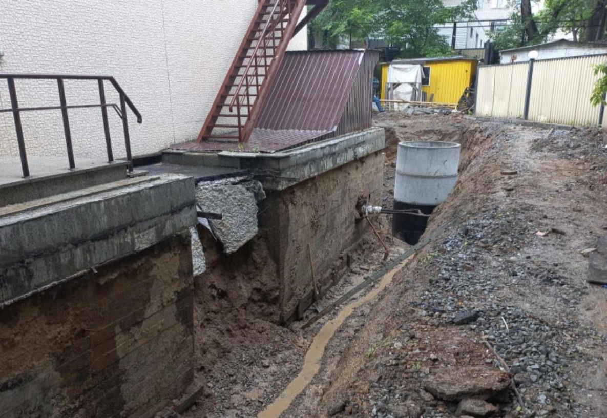 Здание кинотеатра «Дружба» в Хабаровске подсушат от грунтовых вод