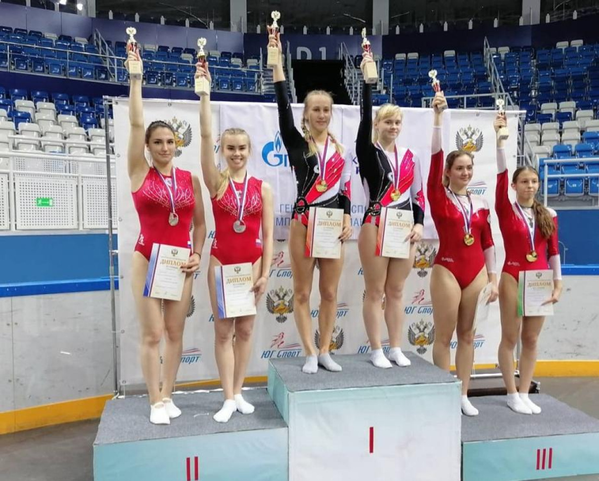 Хабаровчанки взяли серебро на чемпионате России по прыжкам на батуте