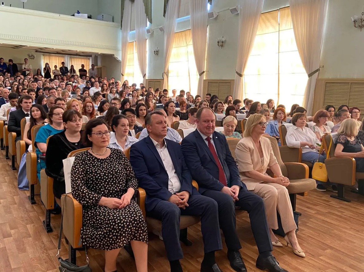 Дальневосточный государственный медуниверситет выпустил 186 специалистов Дальневосточный государственный медуниверситет выпустил 186 специалистов