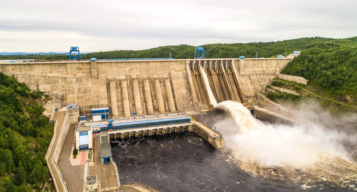 Бурейская ГЭС начала холостые сбросы воды