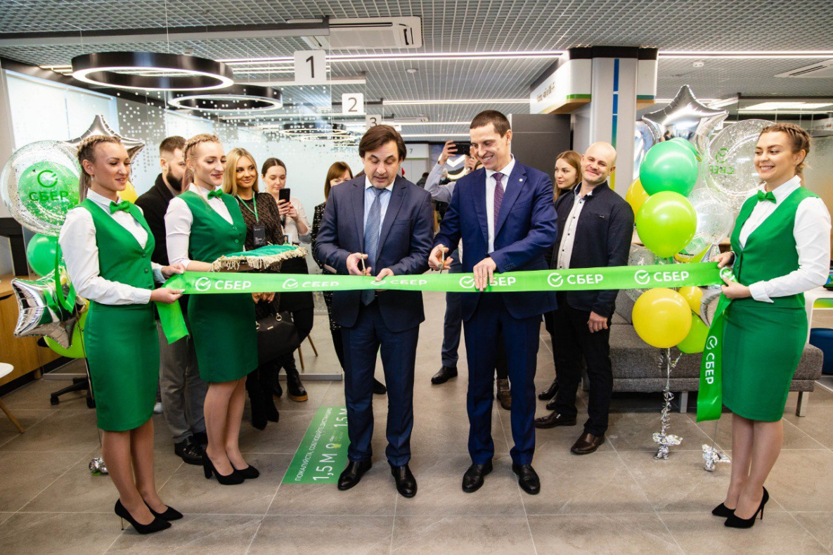 Первый офис Сбера нового формата открылся в Комсомольске-на-Амуре