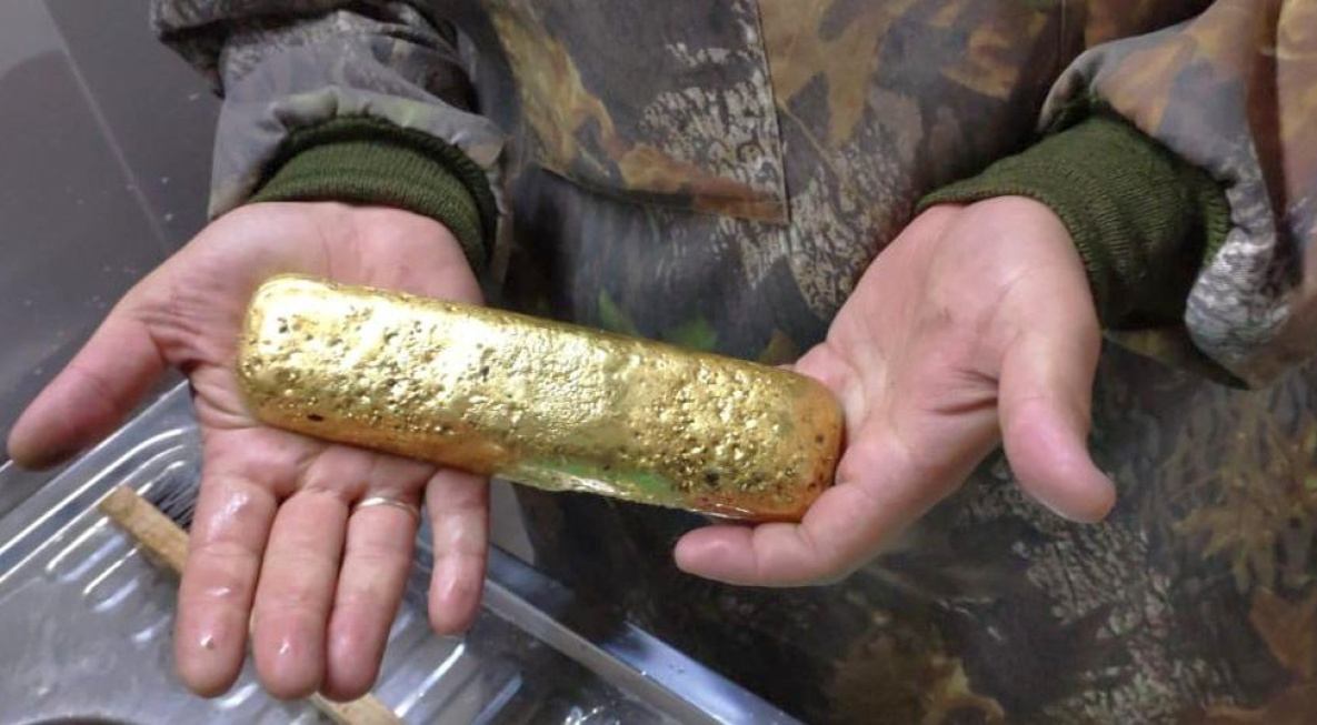 5 тонн золота. Золото в Хабаровском крае. Самородок золота Хабаровск. Слиток золота 1 тонна.