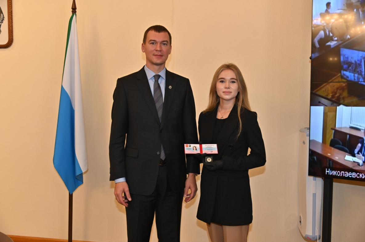 Михаил Дегтярёв встретился с членами краевого Молодёжного правительства
