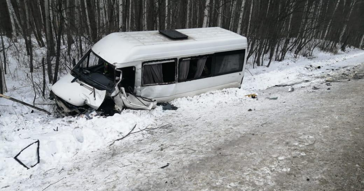 Незакреплённый прицеп стал причиной ДТП с автобусом в Хабаровском крае