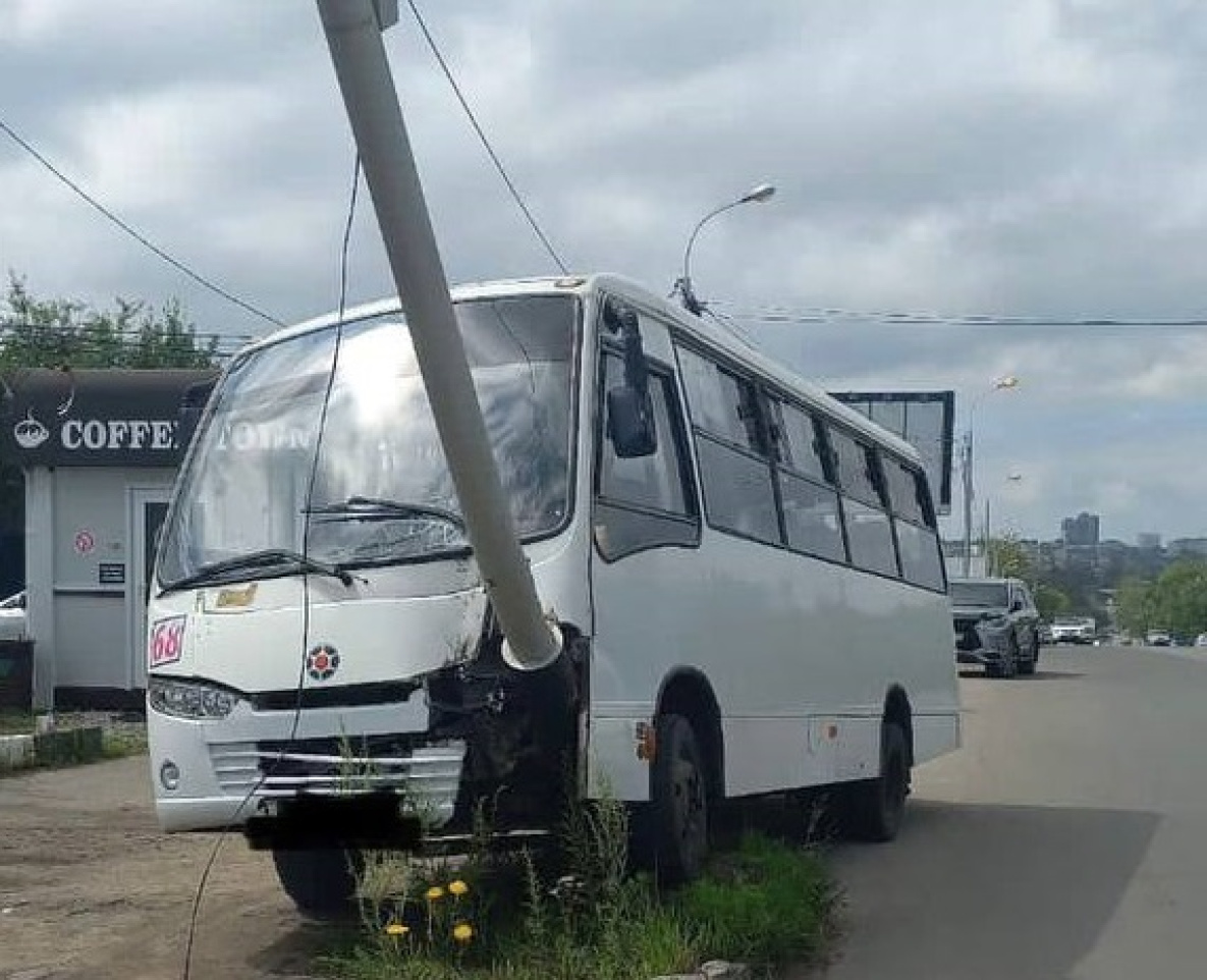 Пять человек пострадали в Хабаровске в ДТП с автобусом