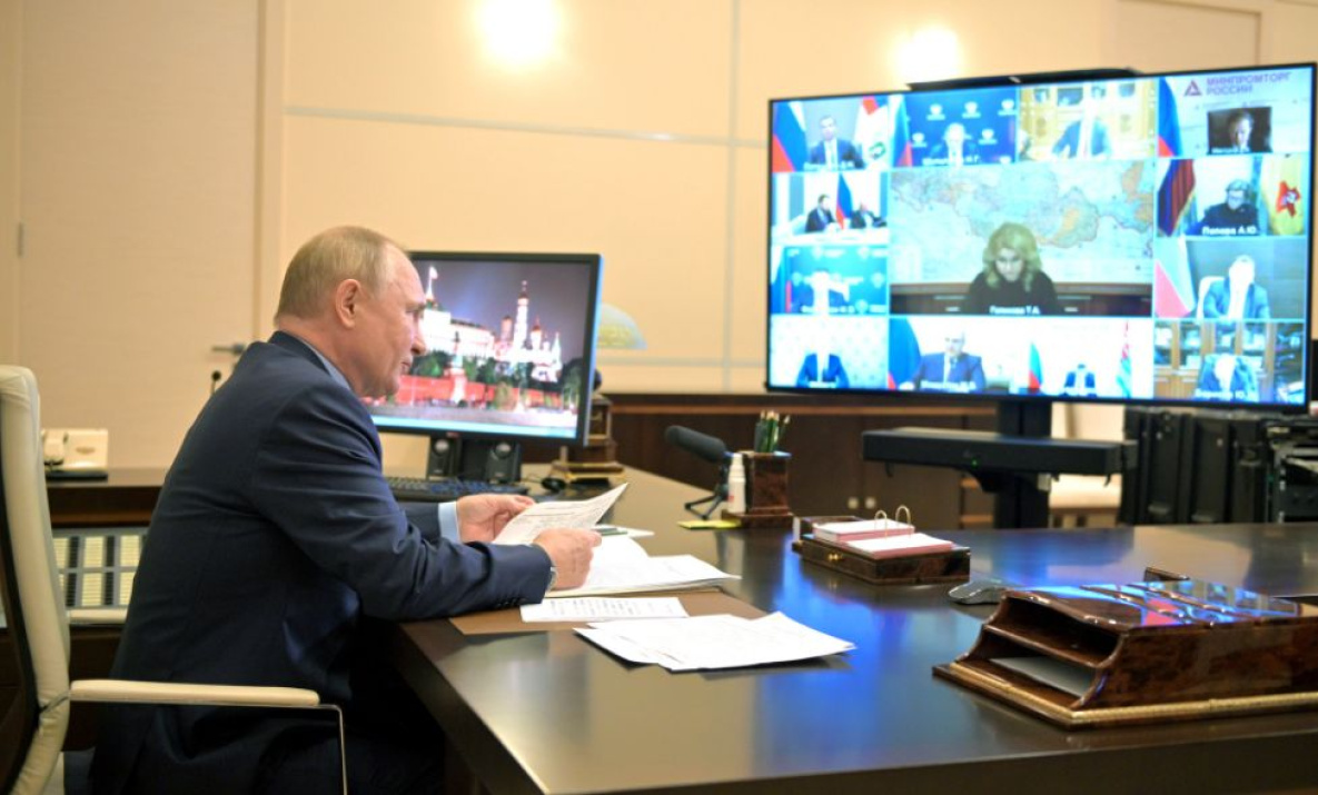 Владимир Путин ввёл в России ковидные каникулы для взрослых