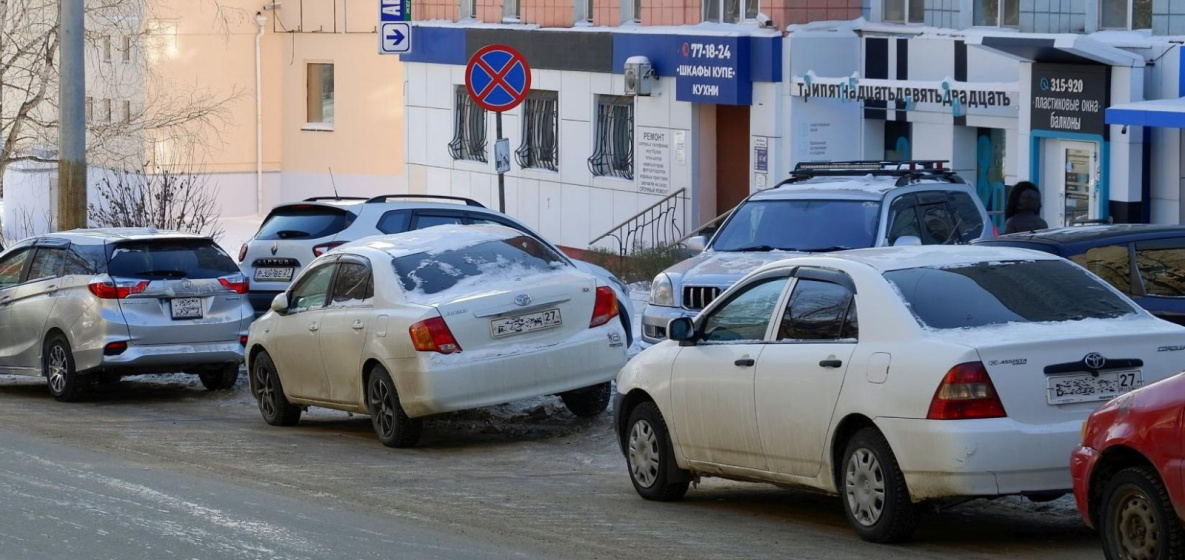 В Хабаровске начнут эвакуацию машин, мешающих очистке улиц от снега