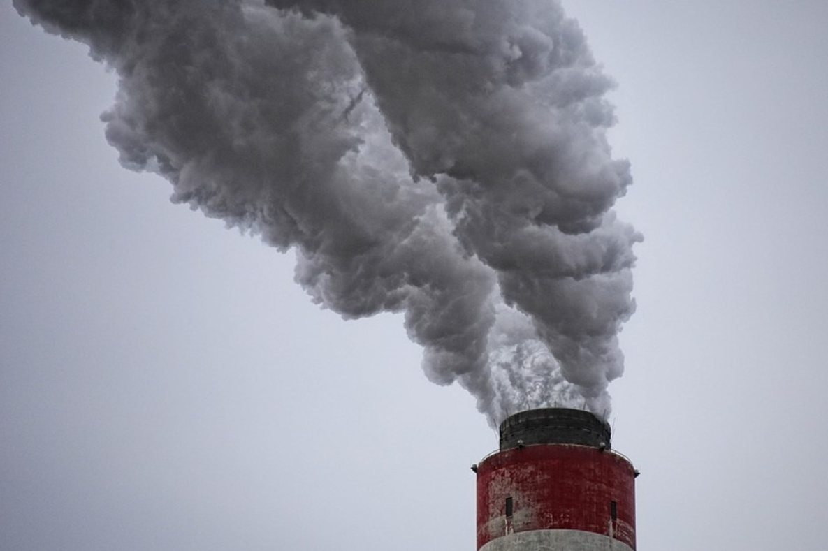 Капотня теплостанция. Тэц загрязнители. Дымящие трубы заводов. Заводские трубы. Тепловое загрязнение тэц.