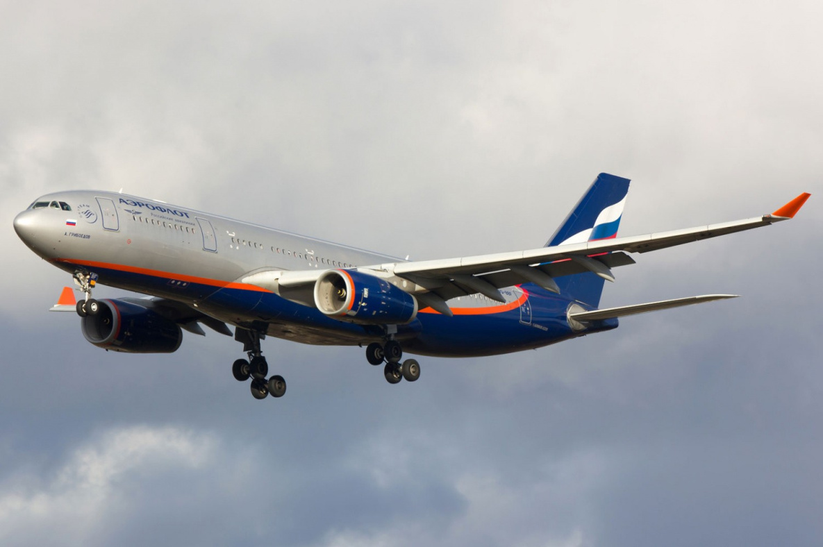Россия возобновила авиасообщение с Азербайджаном и Арменией 
