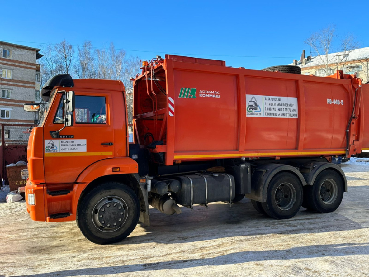 В Хабаровске в новогодние праздники усилили работу по вывозу мусора