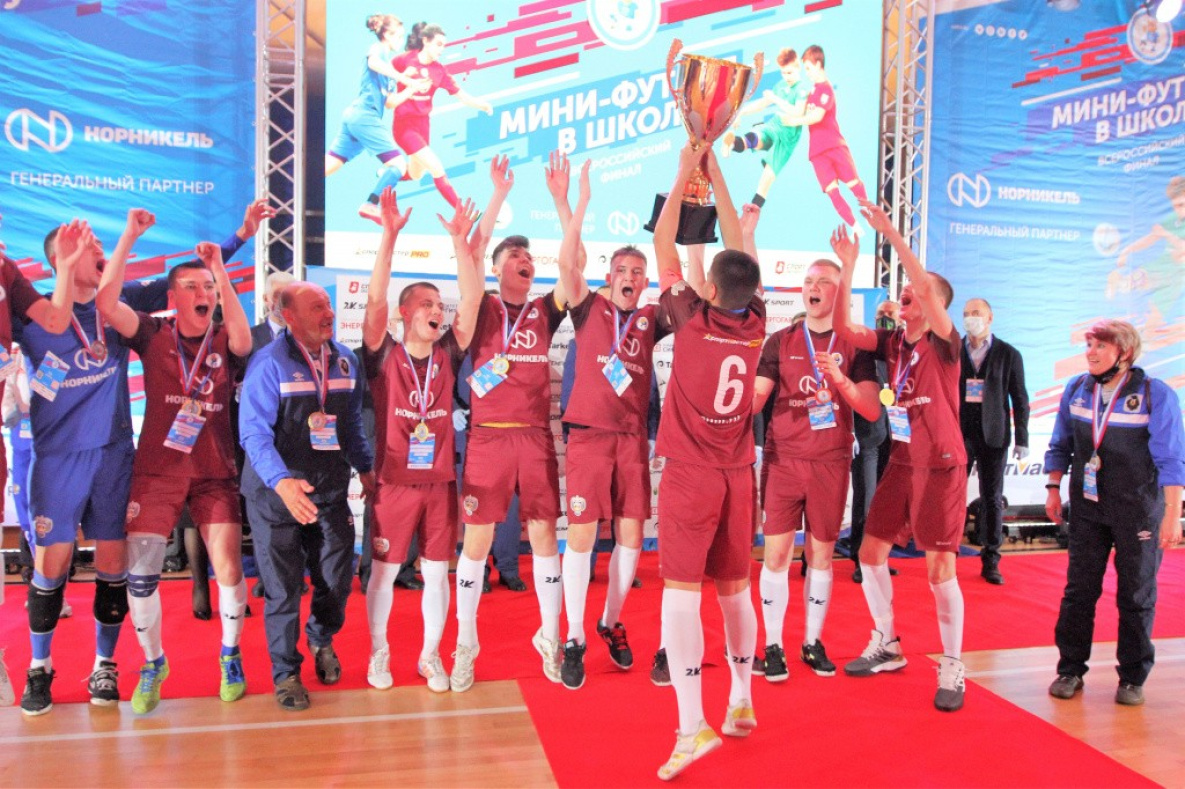 «Трансбункер» из Ванино выиграл Чемпионат России по мини-футболу