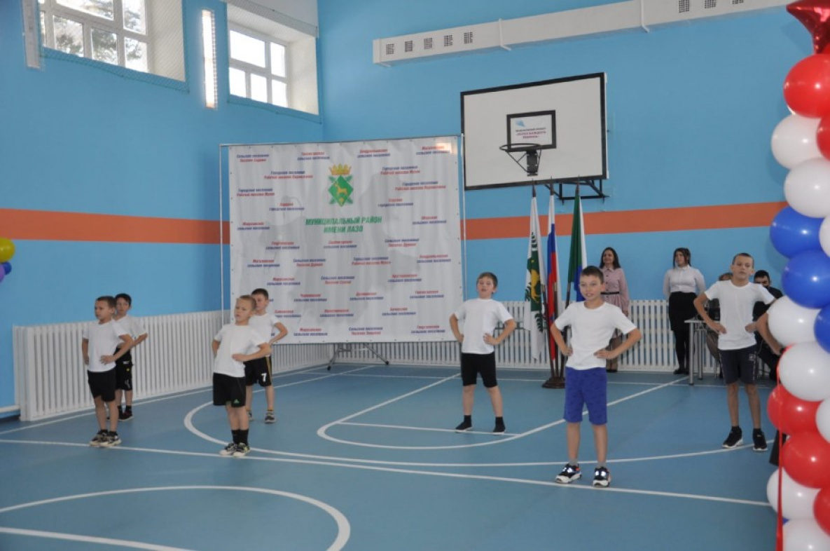 В селе Хабаровского края полностью обновили школьный спортзал