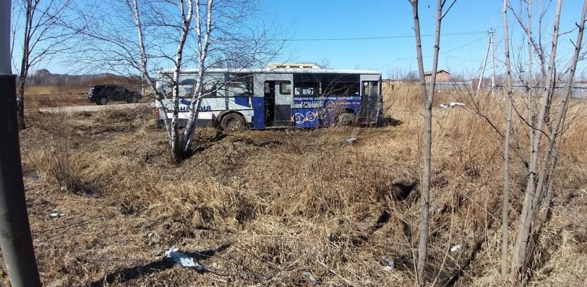 Дело со съехавшим с дороги в Хабаровске автобусом стало уголовным