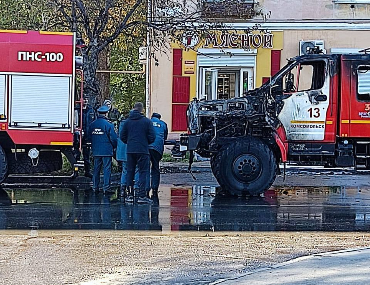 Пожарный автомобиль в Комсомольске сгорел по дороге на вызов