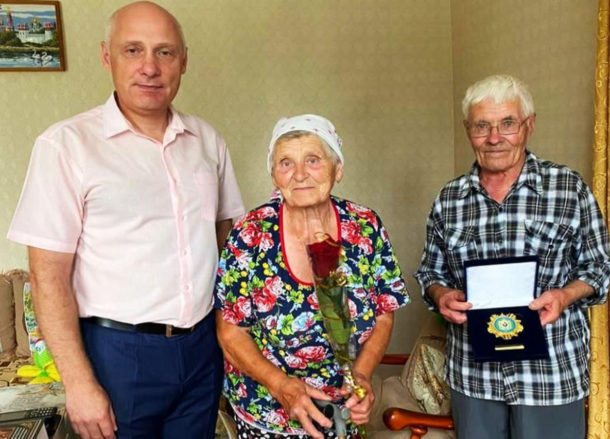В Бикинском районе чествовали семейные пары-долгожители