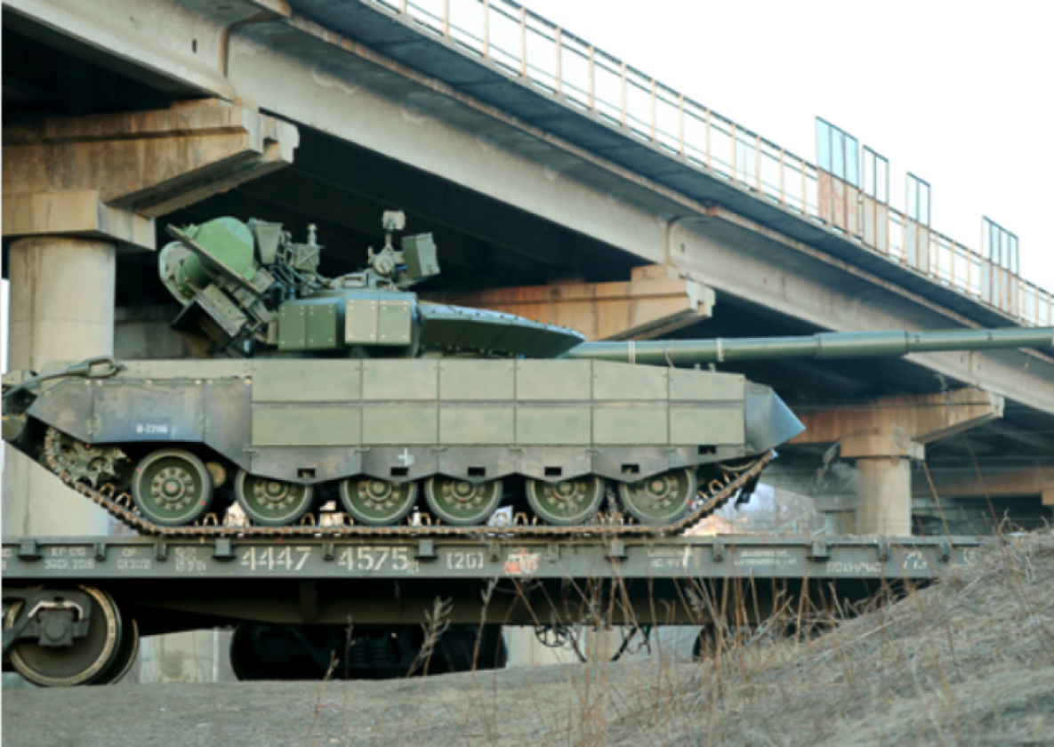 Танки Т-80БВМ впервые поступили в мотострелковое соединение ВВО
