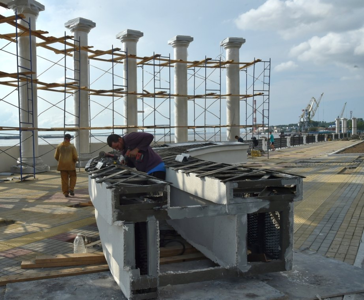 вице президент представитель коми. подрядчики хабаровск. пресс конференция. антон мороз. охрана мэра.