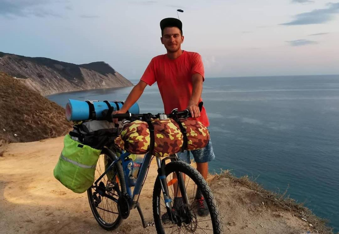 Комсомольчанин на велосипеде добрался до Крыма 