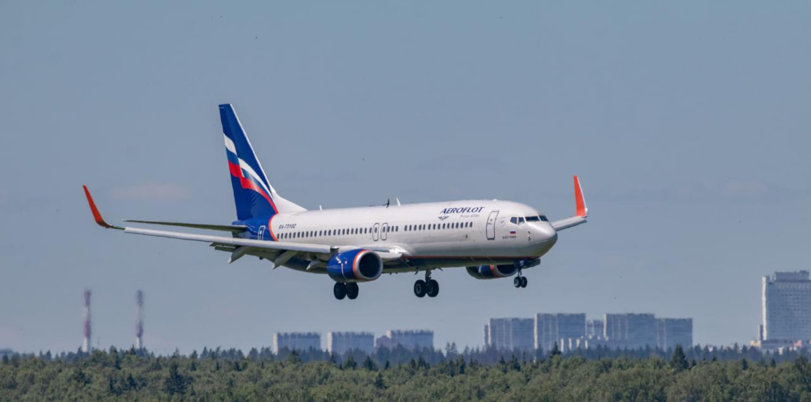 Аэропорт елизово петропавловск-камчатский. Самолет фото. Самолет хабаровск москва аэрофлот. Самолет камчатка хабаровск. Победа авиакомпания петропавловск-камчатский.