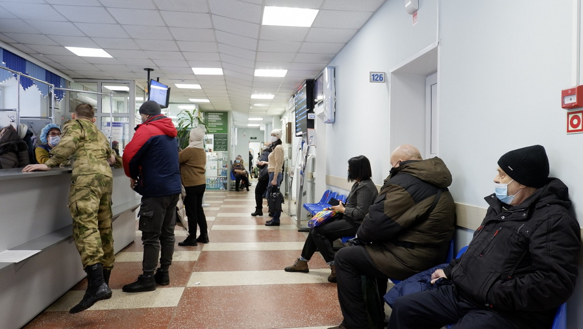 Поликлиники и больницы Хабаровска меняют график работы на праздники
