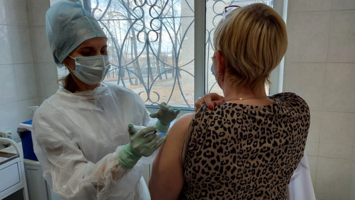 Прививки от COVID получили более 50 тыс жителей Хабаровского края