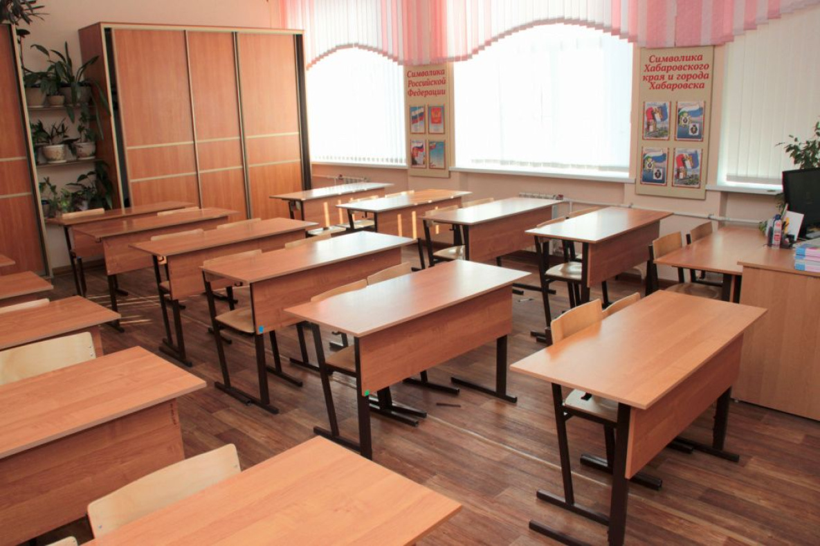 В Хабаровске из-за телефонных террористов эвакуированы педагоги и ученики 70 школ