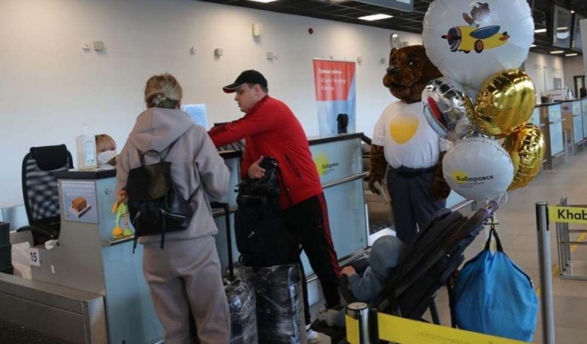 Аэропорт Хабаровска упростил регистрацию пассажирам с детьми