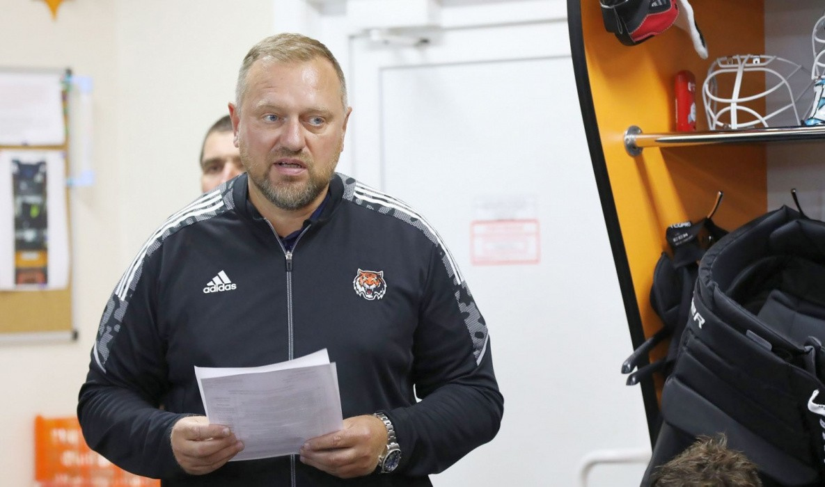 Владимир Воробьёв покидает пост главного тренера ХК «Амур»